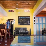 Aluna Casa y Cafe