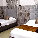 Hotel Titanic Inn