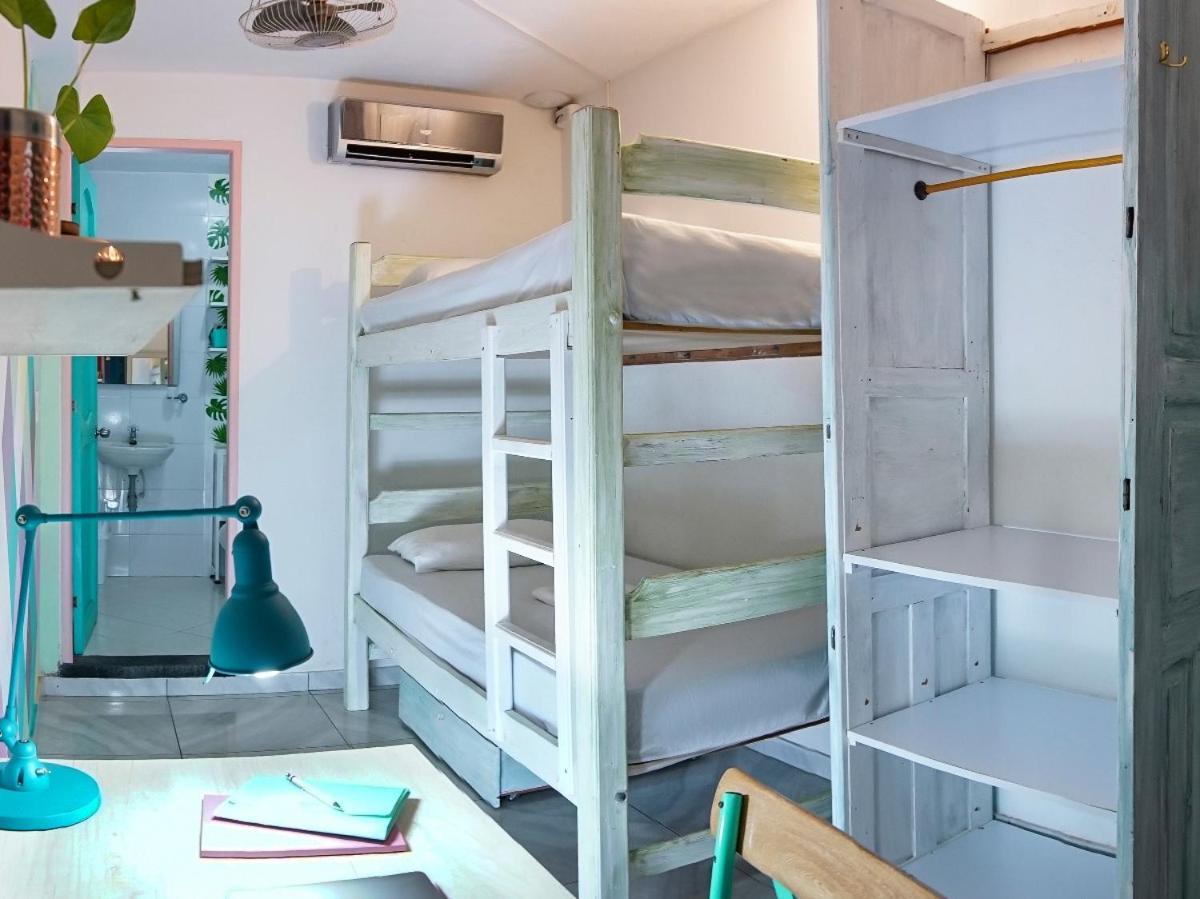 Hostal La Brisa Loca *
