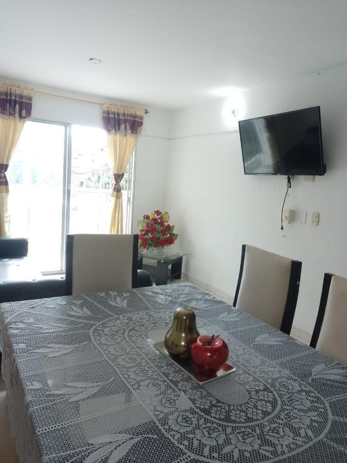 J.r Hotel