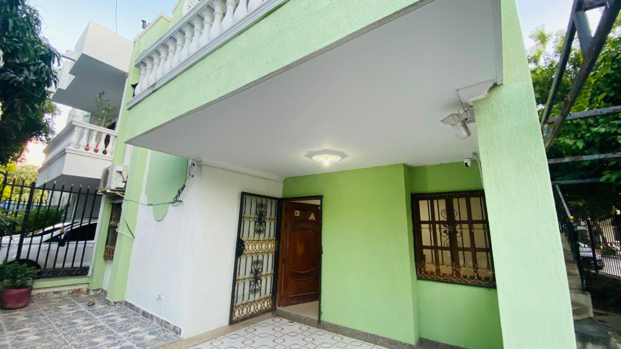 Pensión Casa Delia Rosa *