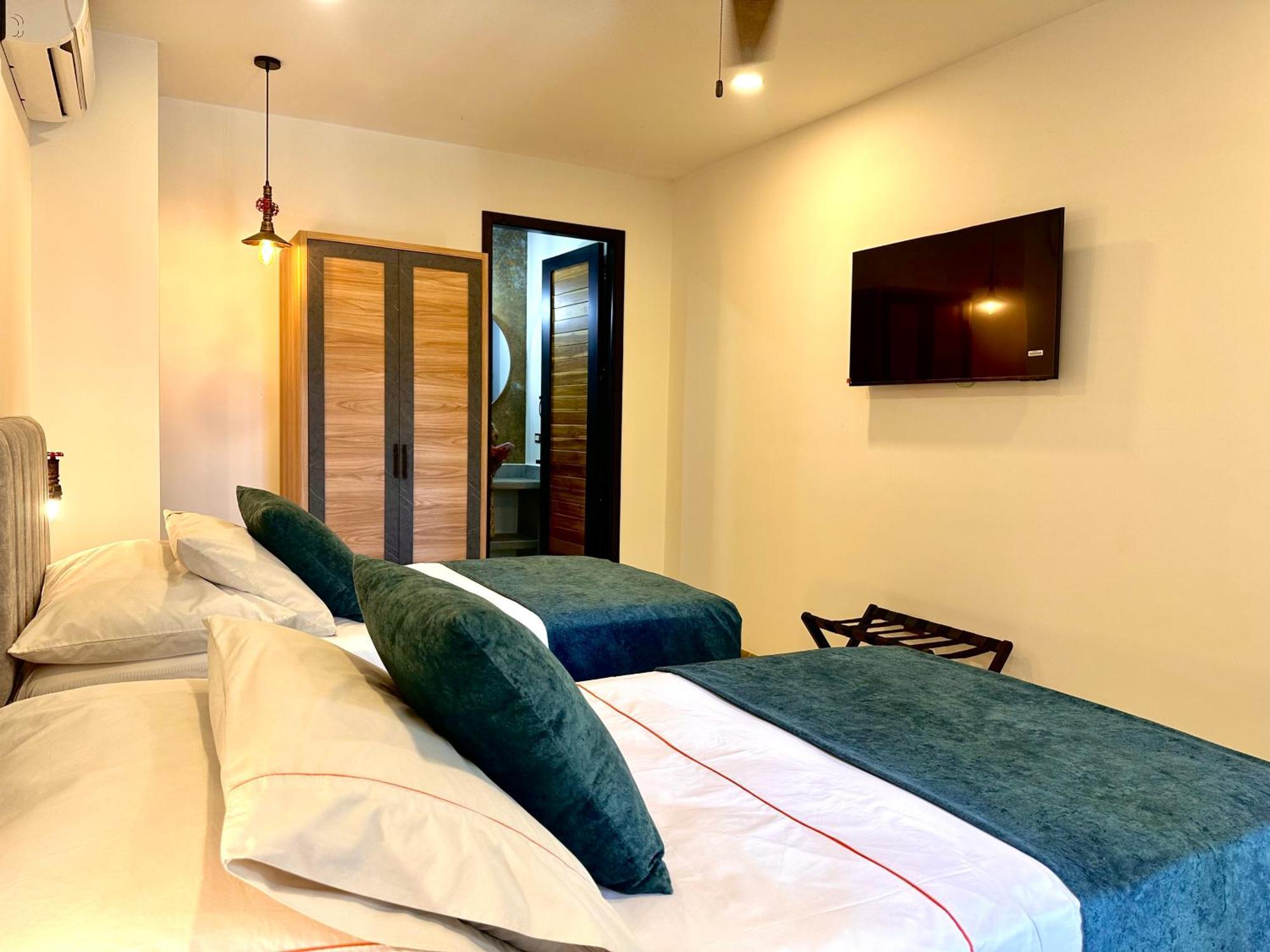 Hostal La Brisa Loca *