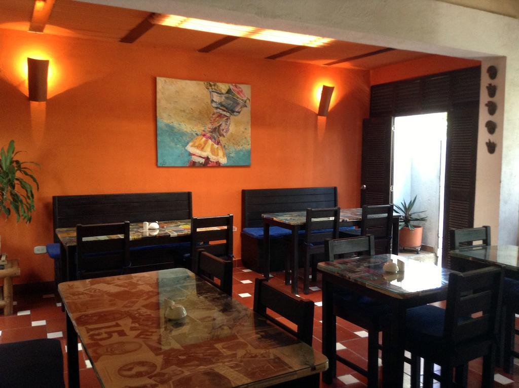 Hostal Aluna Casa Y Cafe *