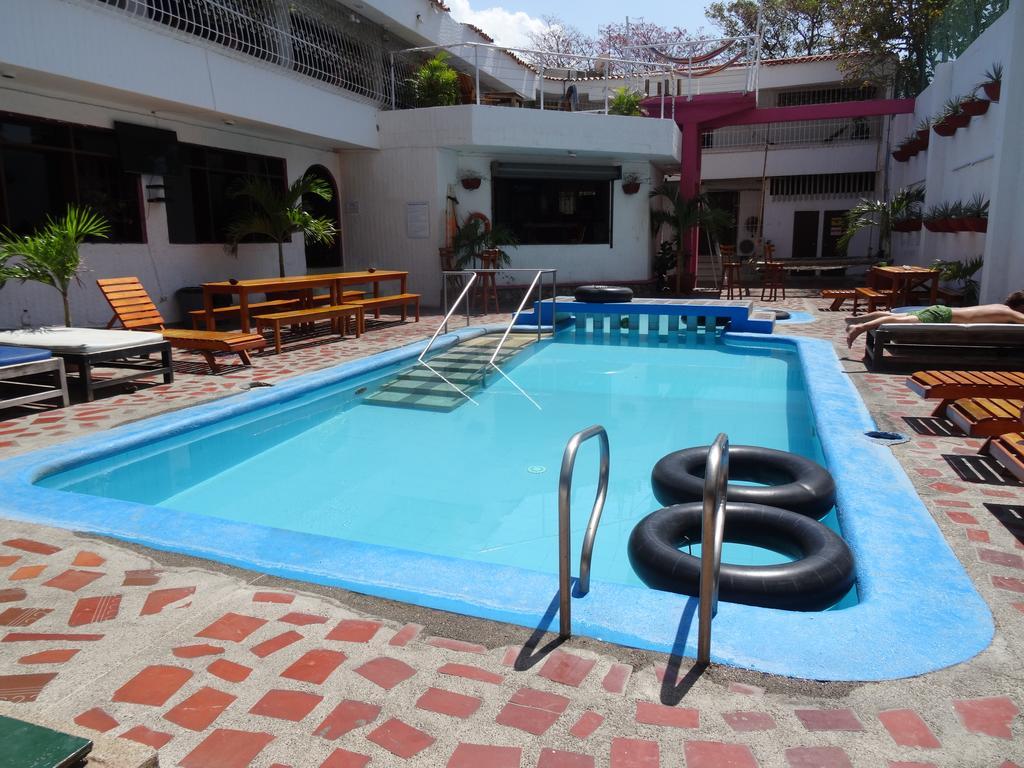 Drop Bear Hostel *