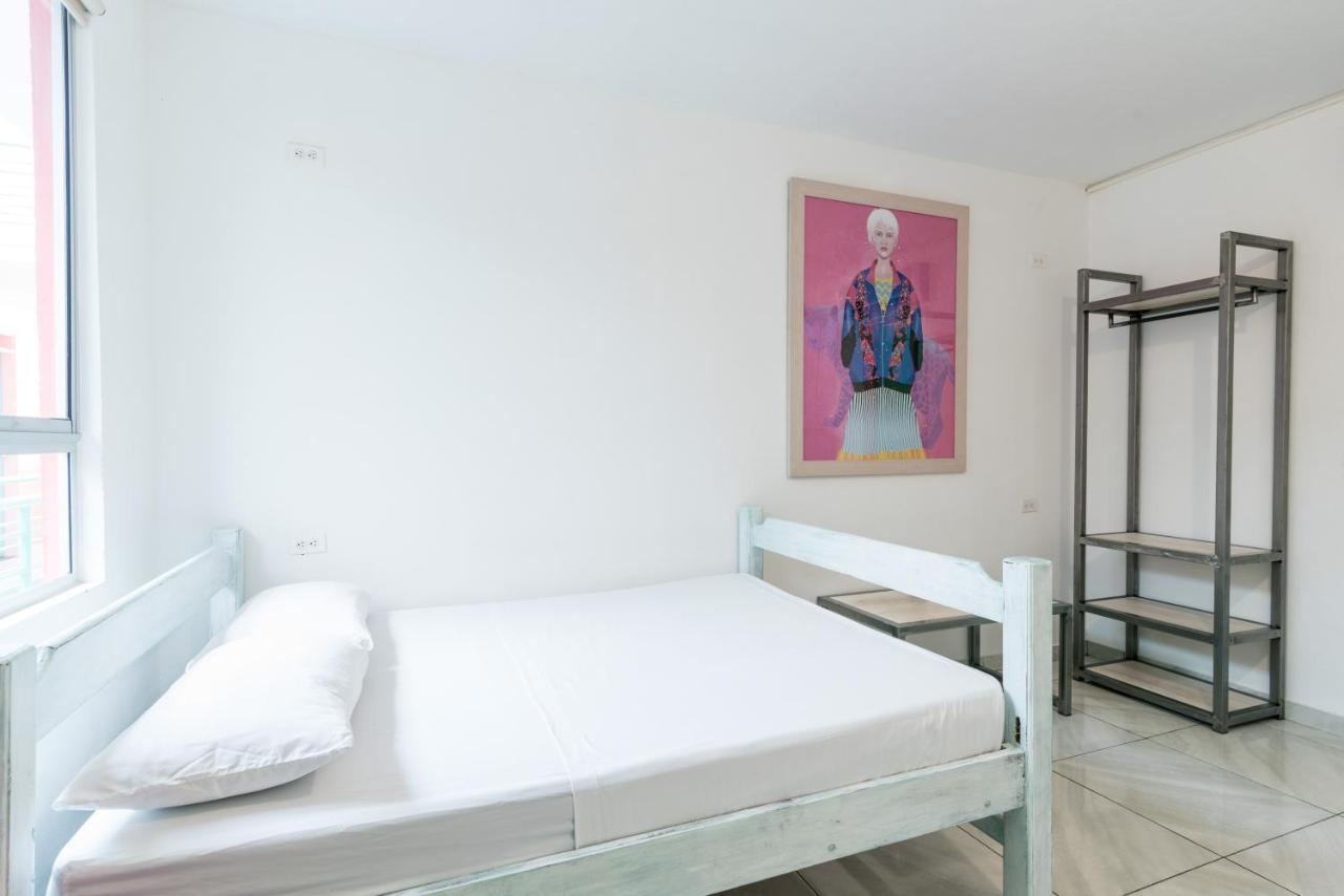 Flamingo & Coworking Hostel *