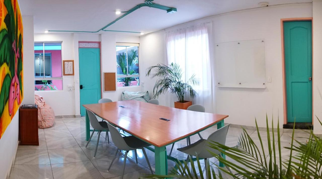 Flamingo & Coworking *