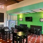 Sana Mar Hostel & Eco-Cafe