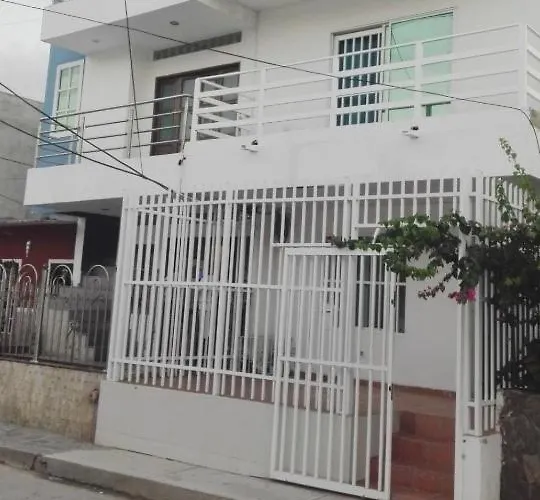 Alcobas A 4 Calles De La Playa