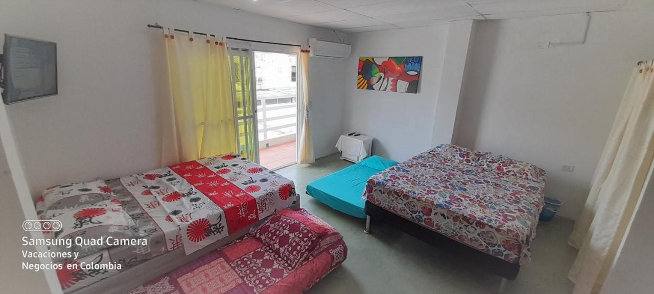 Alcobas A 4 Calles De La Playa Homestay *