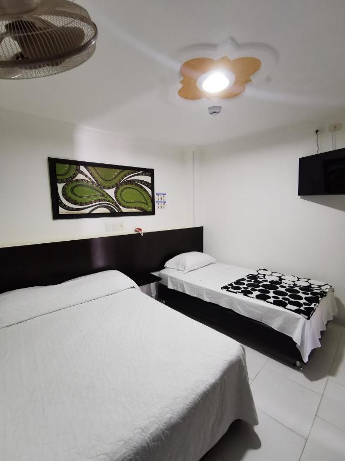 Kinai Hotel *