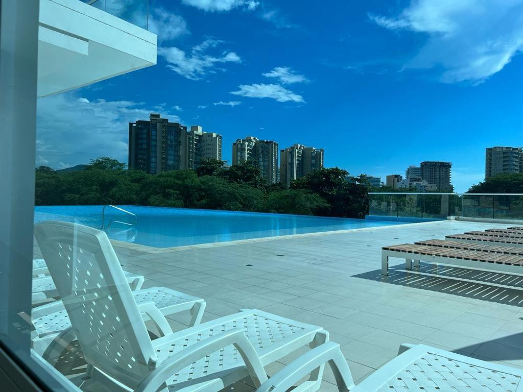 Hermoso Apartamento Amoblado Con Balcon, Piscinas Yzona De Barbacoa Apartment *