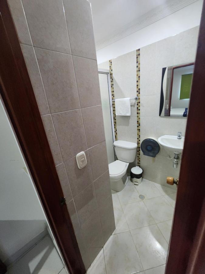 Kinai Hotel *