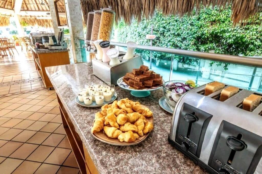 * * Magnifico * * Apto En La Playa * *costazul 405 Apartamento