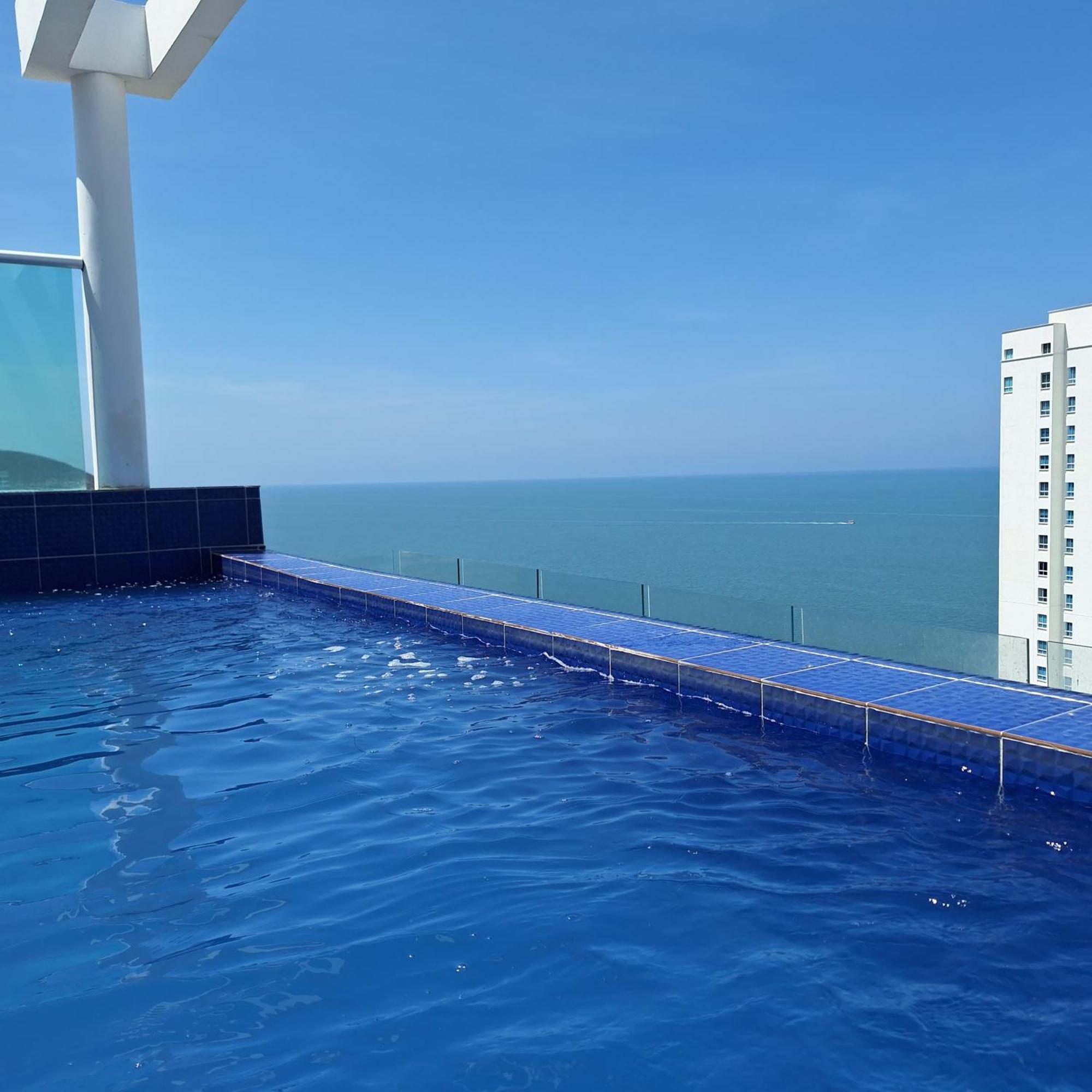 12 Vista Al Mar, Playa Rodadero, Apartment *