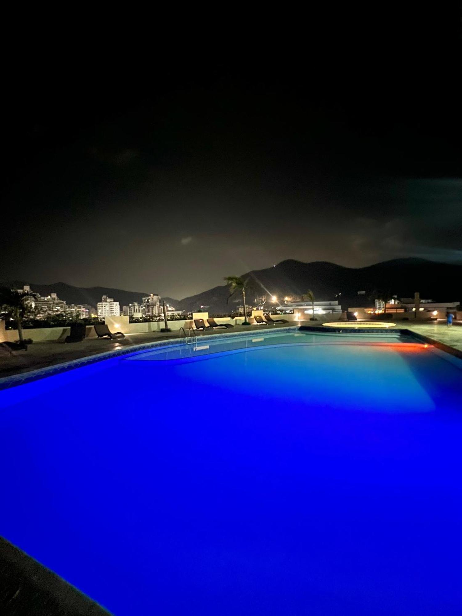 Apartamento En Santa Marta Frente Al Mar * Santa Marta (Magdalena)