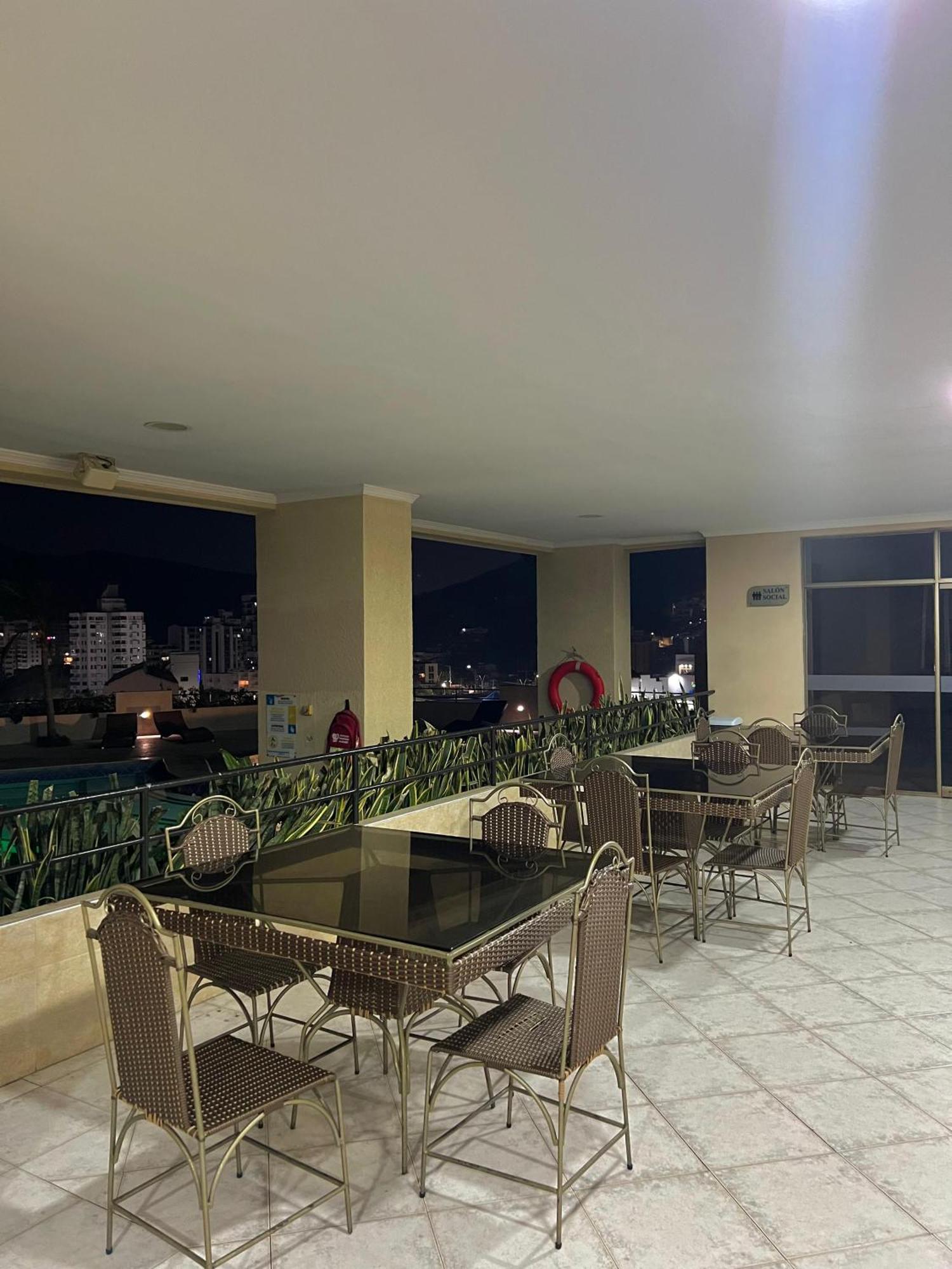 Apartamento En Santa Marta Frente Al Mar * Santa Marta (Magdalena)