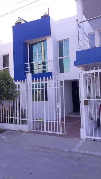 Casa Completa Sin Compartir Privada Con Garaje Gratis Wifi Para Toda Una Familia Holiday home *