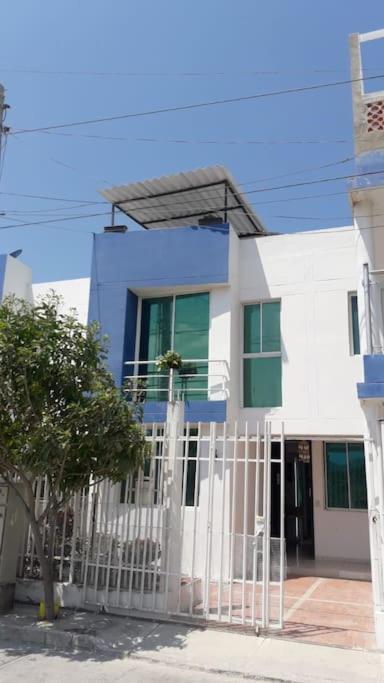 Casa Completa Sin Compartir Privada Con Garaje Gratis Wifi Para Toda Una Familia * Santa Marta (Magdalena)