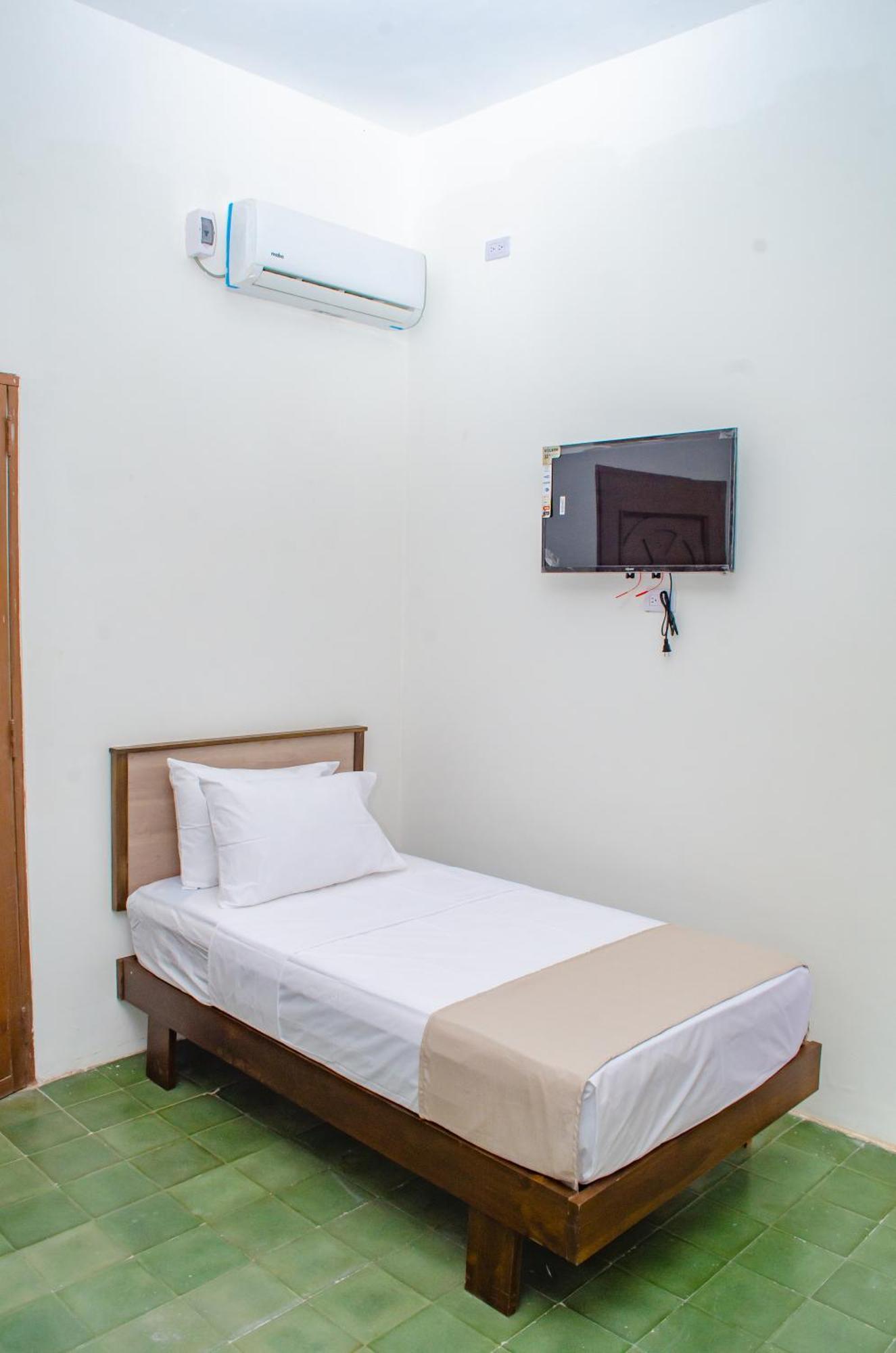 Hotel Aw Puertas De La Bahia 3*