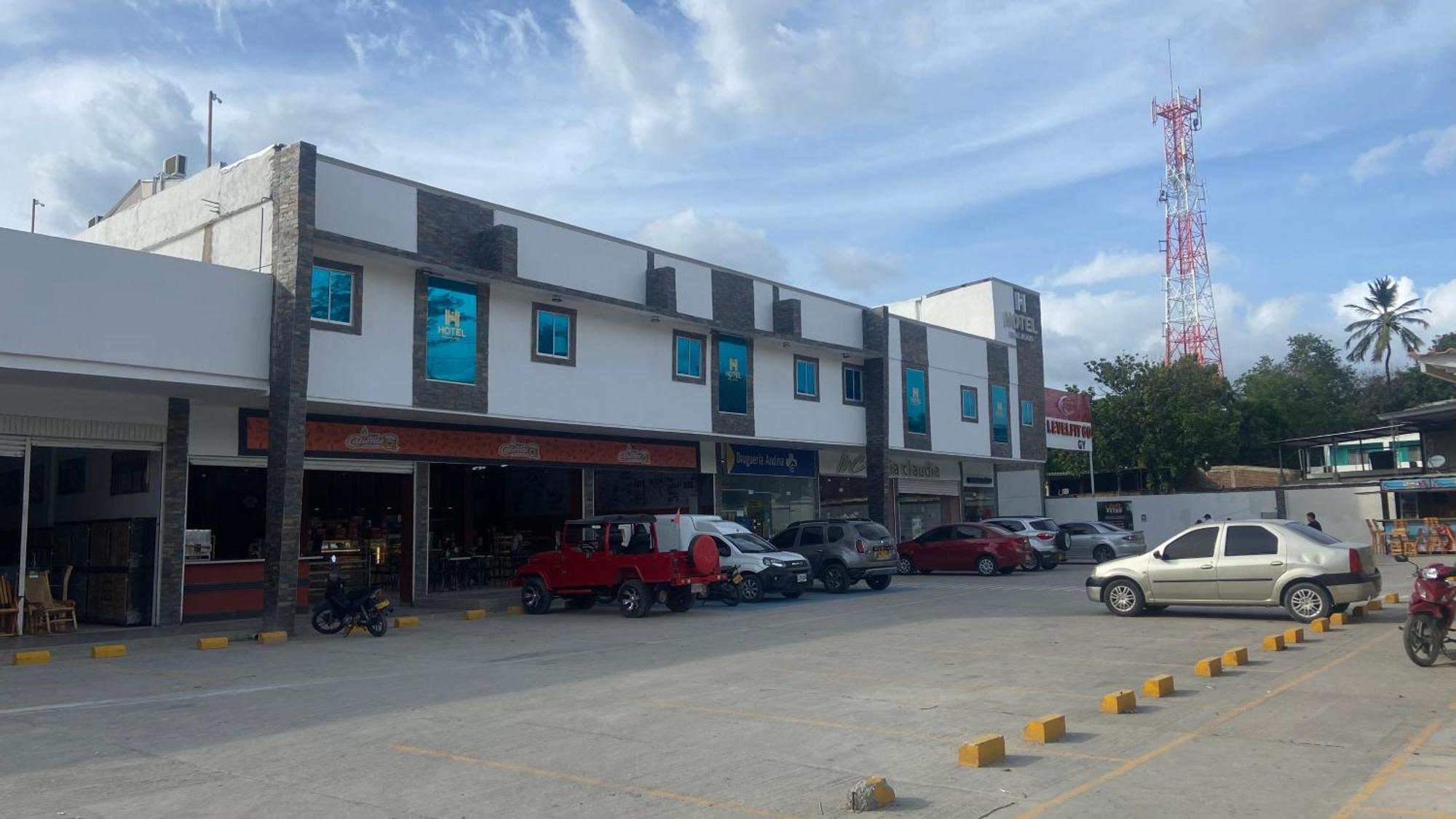 Mall Plaza