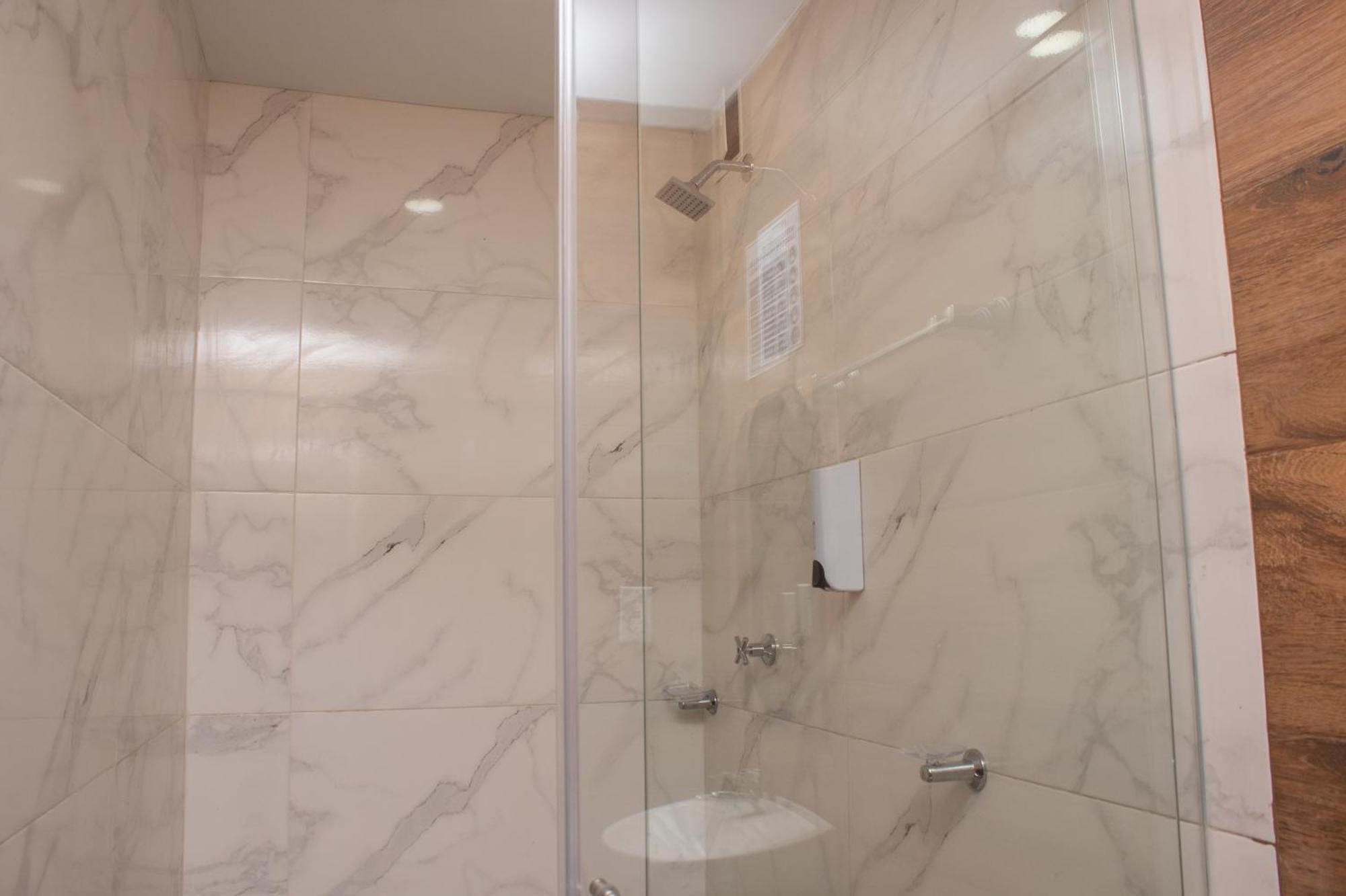 Mall Plaza Hotel 3*
