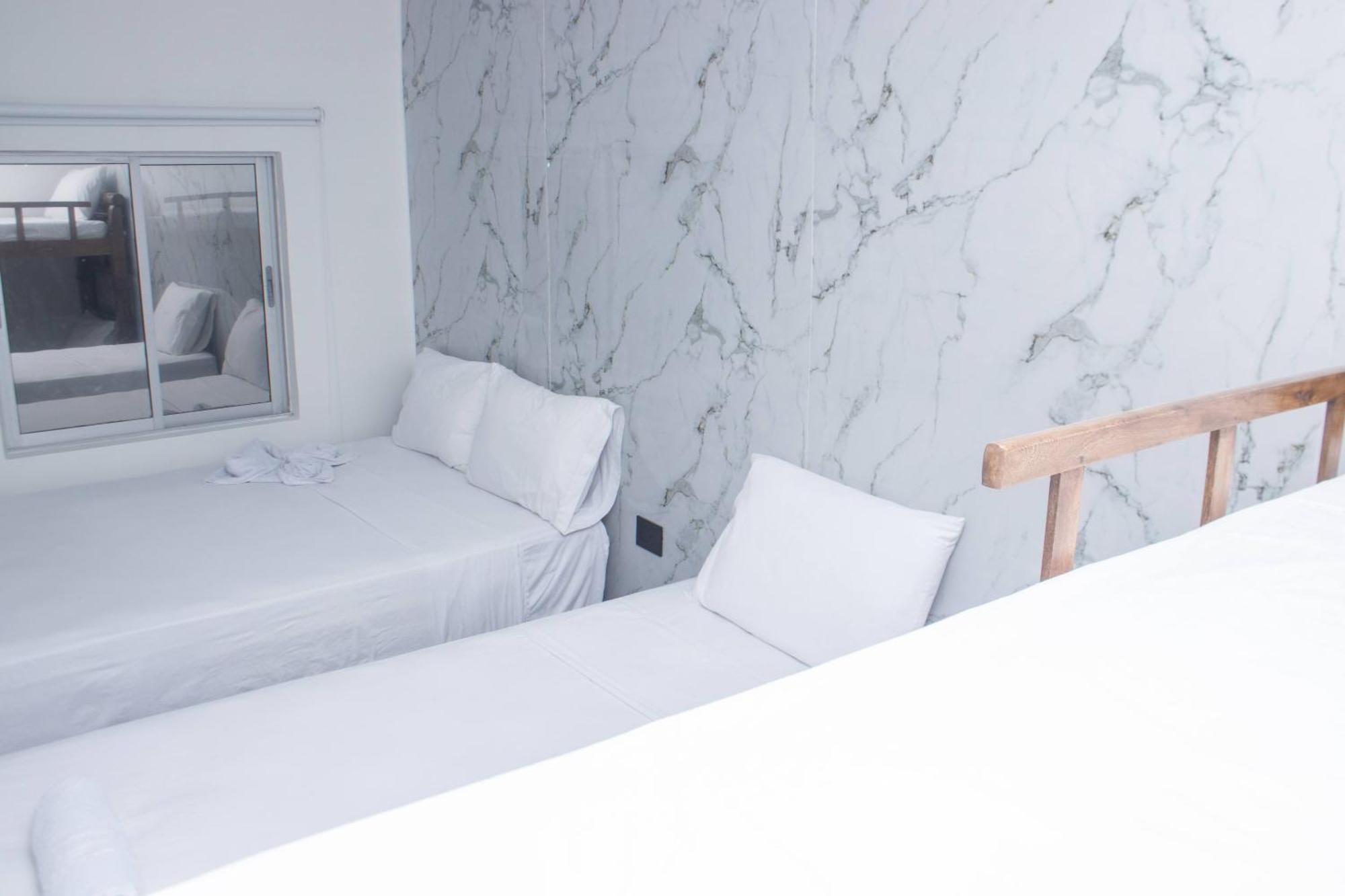 Mall Plaza Hotel 3*