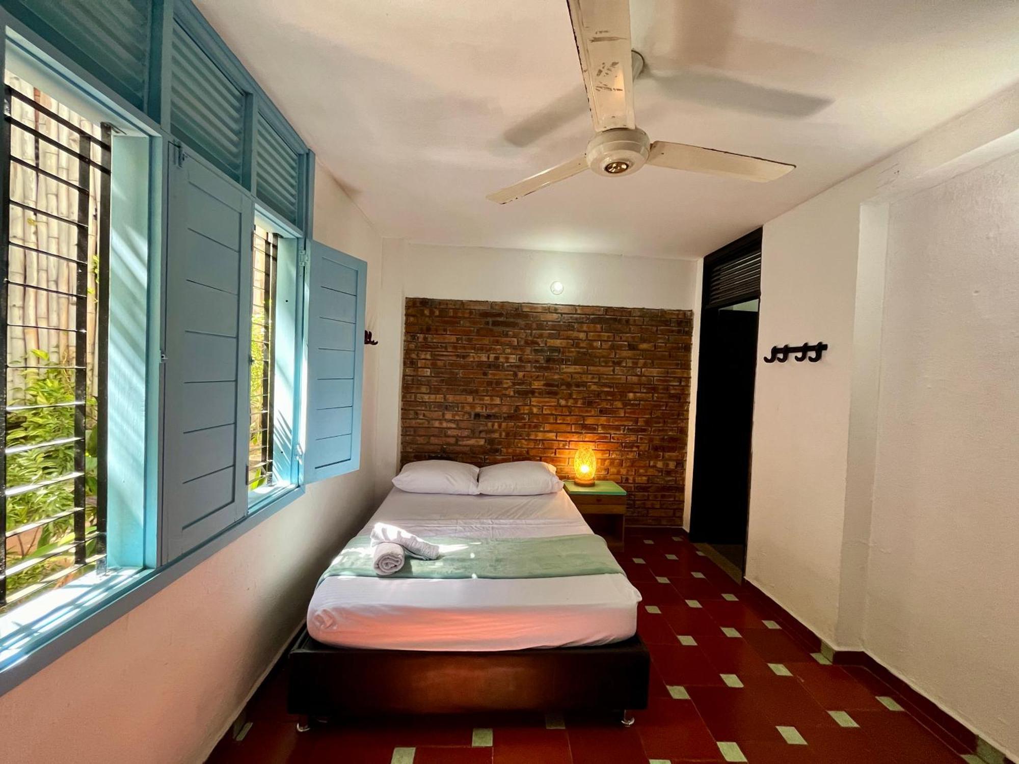 Sana Mar & Eco-cafe Hostel