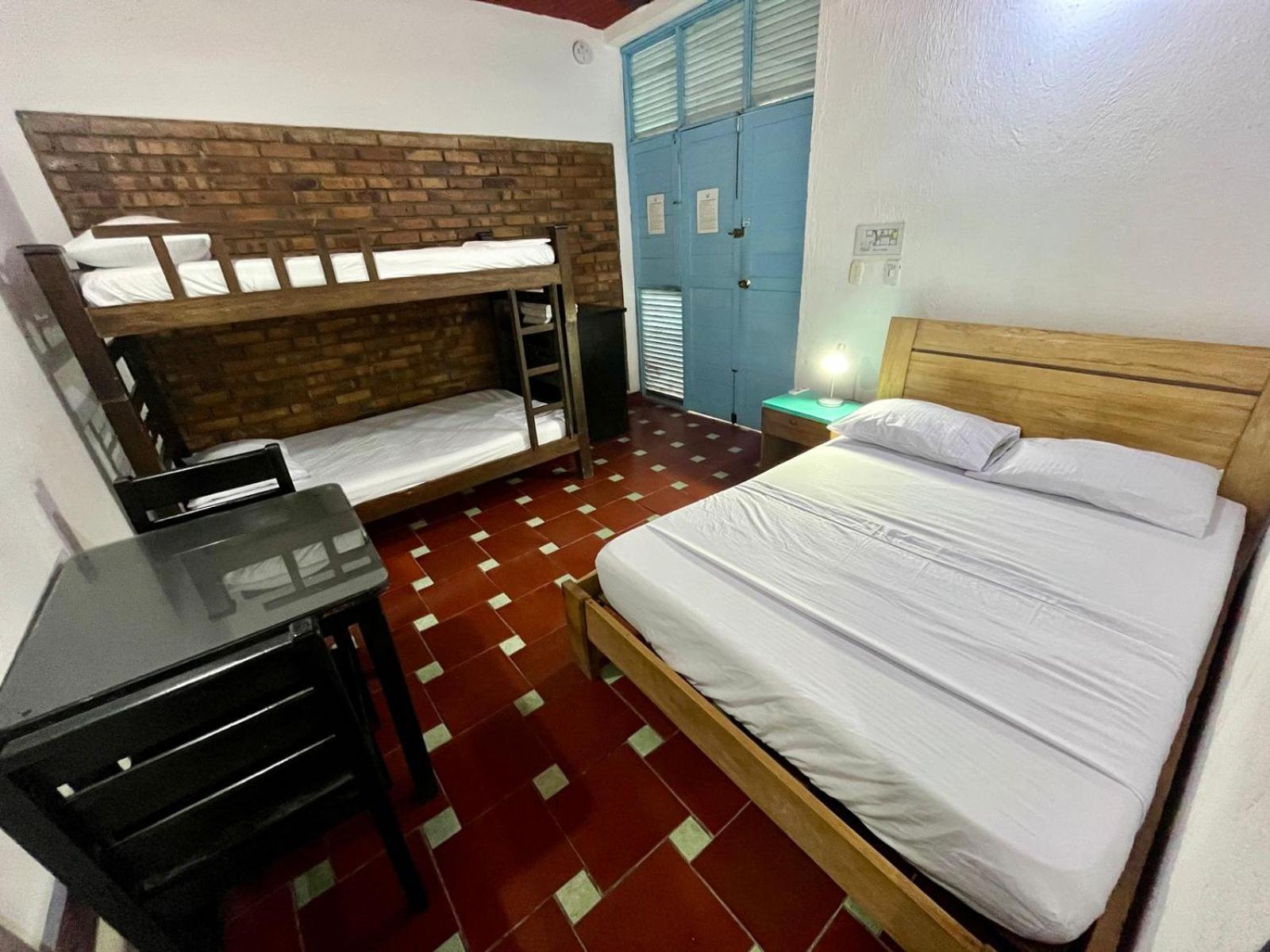 Sana Mar & Eco-cafe Hostel *