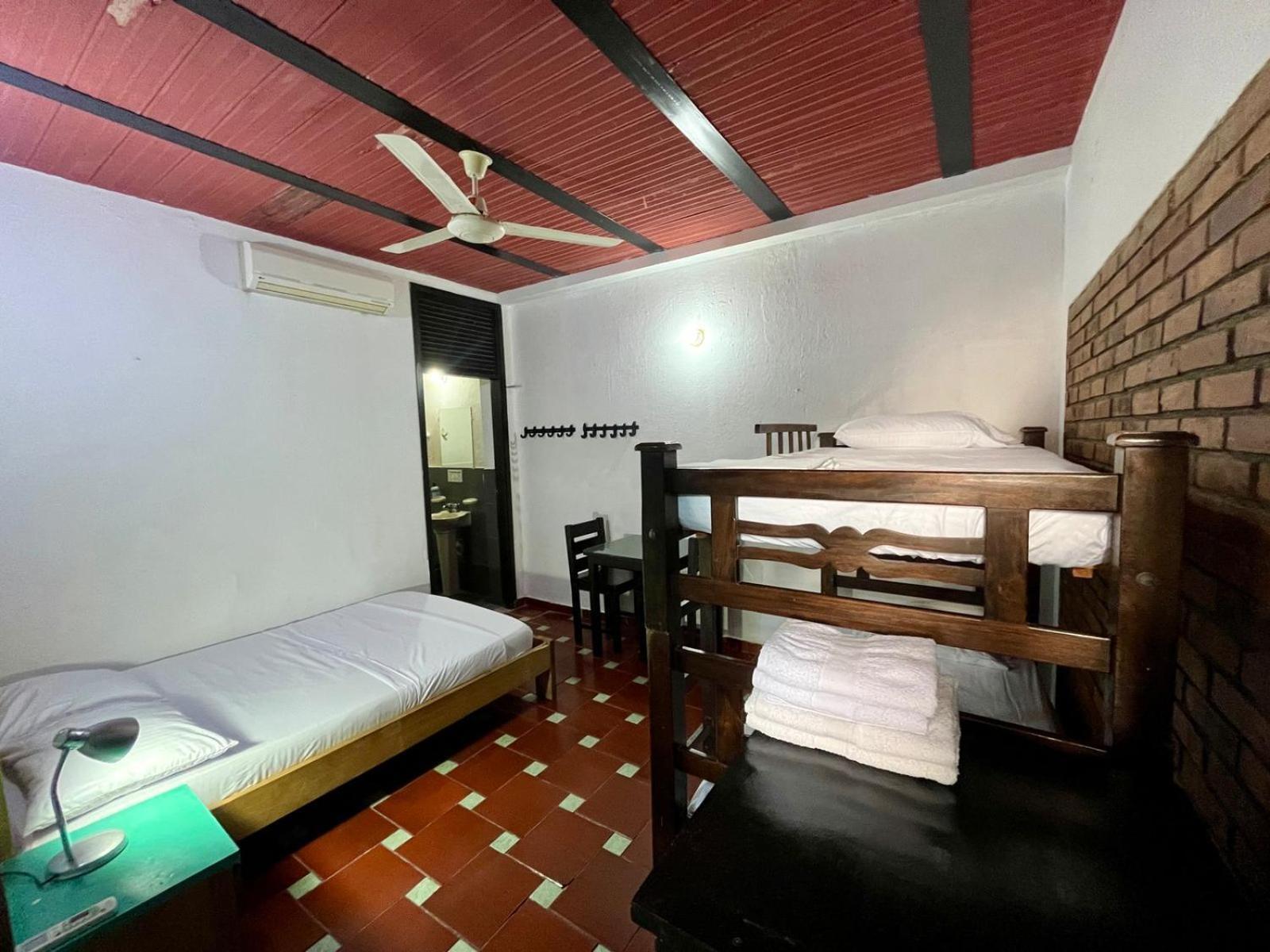 Hostel Sana Mar & Eco-cafe