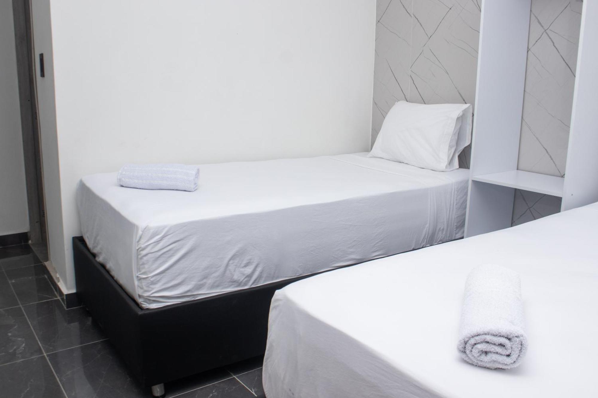 Mall Plaza Hotel 3*