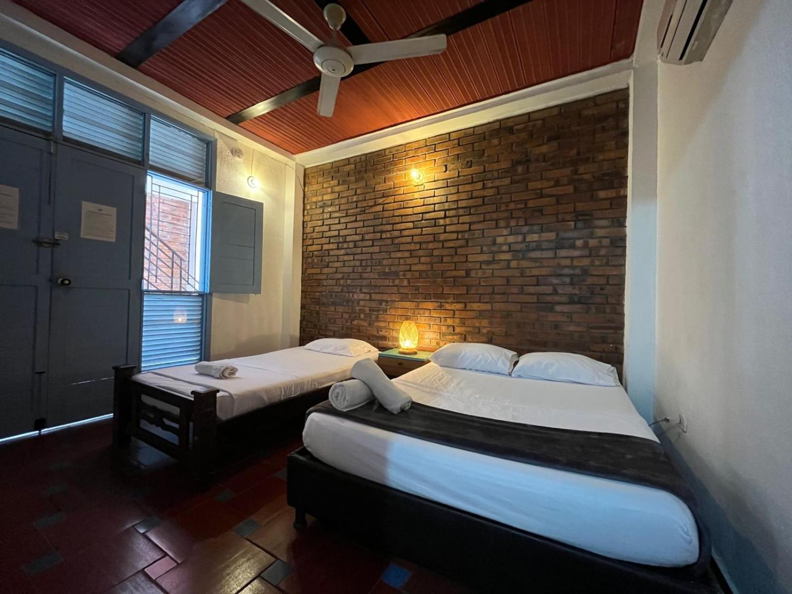 Sana Mar & Eco-cafe Hostel