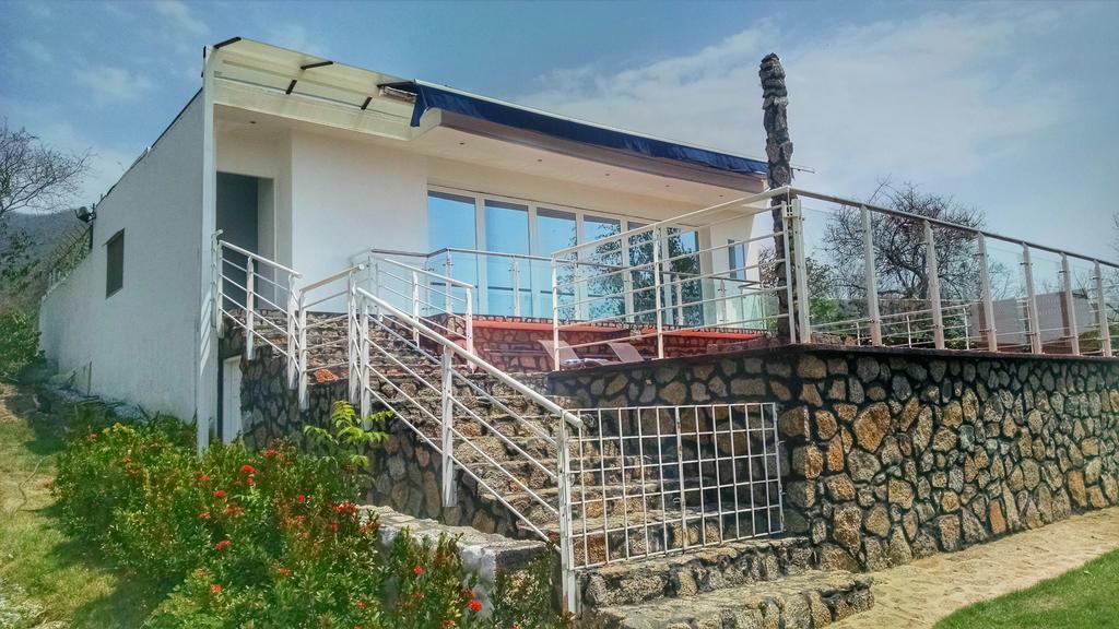 La Revista Con Piscina Privada