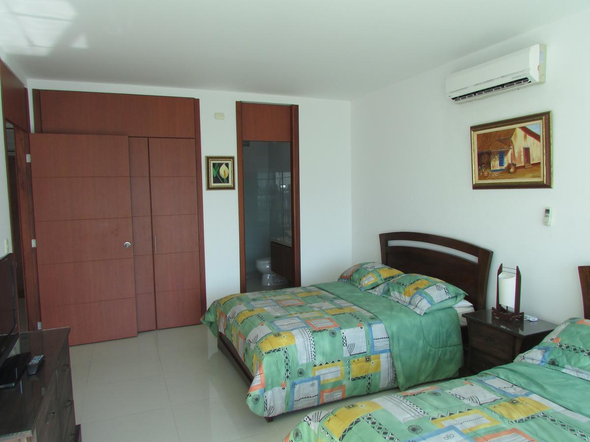 Apartamento Costa Azul 1002 *