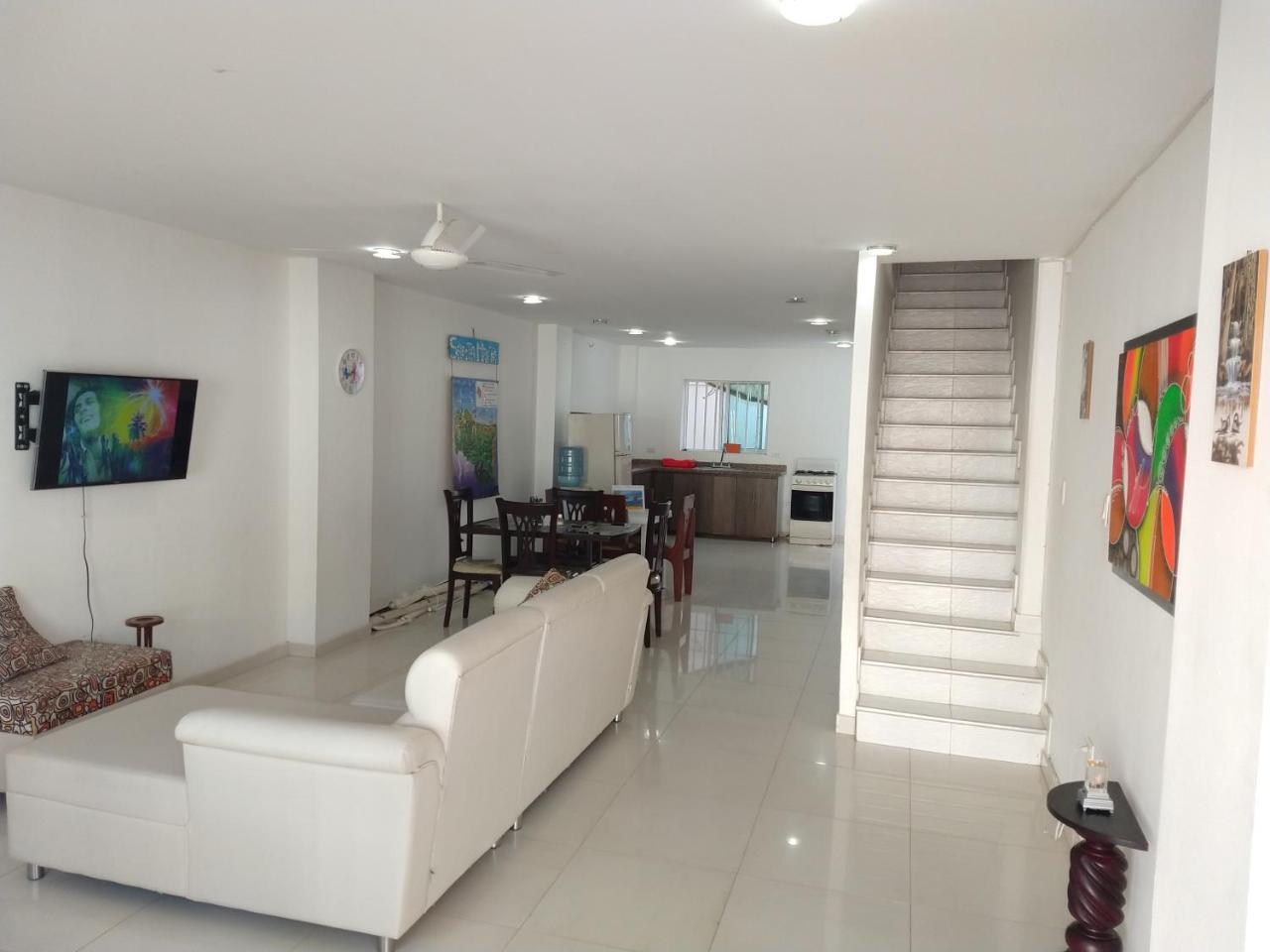 Alcobas A 4 Calles De La Playa Homestay Santa Marta (Magdalena)