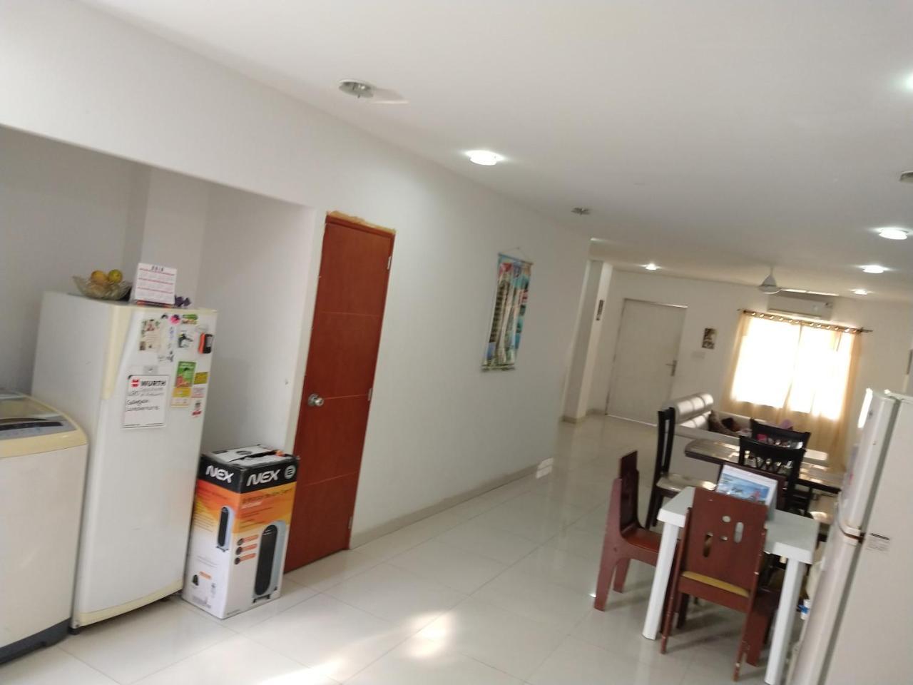 Alcobas A 4 Calles De La Playa Homestay