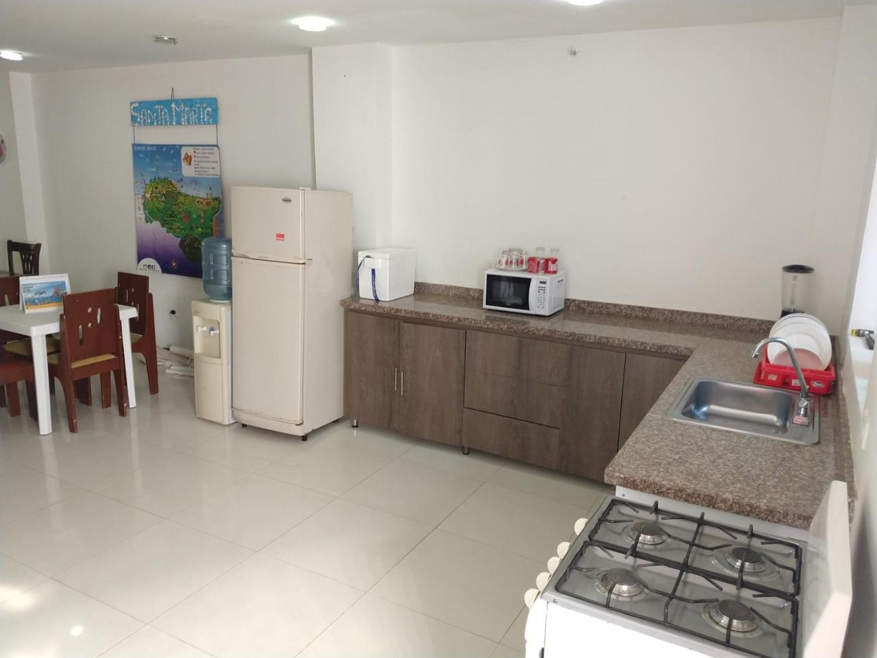 Alcobas A 4 Calles De La Playa Homestay Santa Marta (Magdalena)