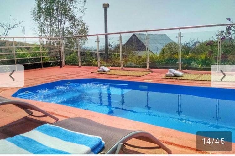 La Revista Con Piscina Privada Holiday home *