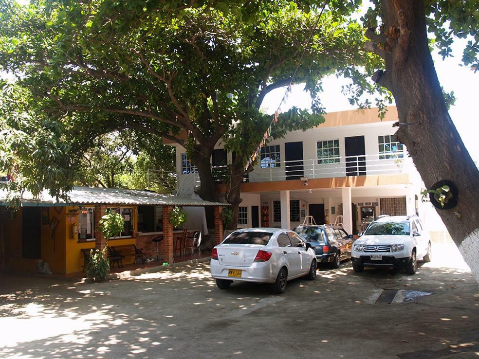Hostel Almendros *