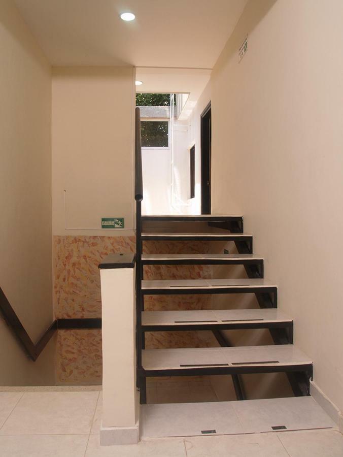Hostel Almendros