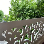 Central-Walking Distance To The Beach/Downtown+A/C