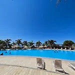 Lujoso Apto en Pozos Colorados Samaria club de playa