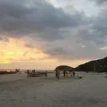 Apartamento en piso 20 con vista espectacular al mar, Sierra Nevada y Jardín privado en Santa Marta
