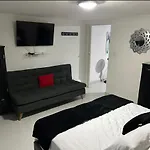 Apartamento Edificio Iroka En El Rodadero Frente Al Mar Con Cocina Full Equipada