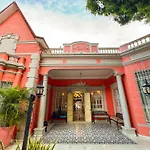 Casa Avelina Boutique Hostel