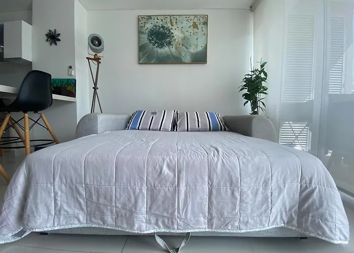 Modern Well-Equipped 4 Ppl Condo/5 Min Beach Walk