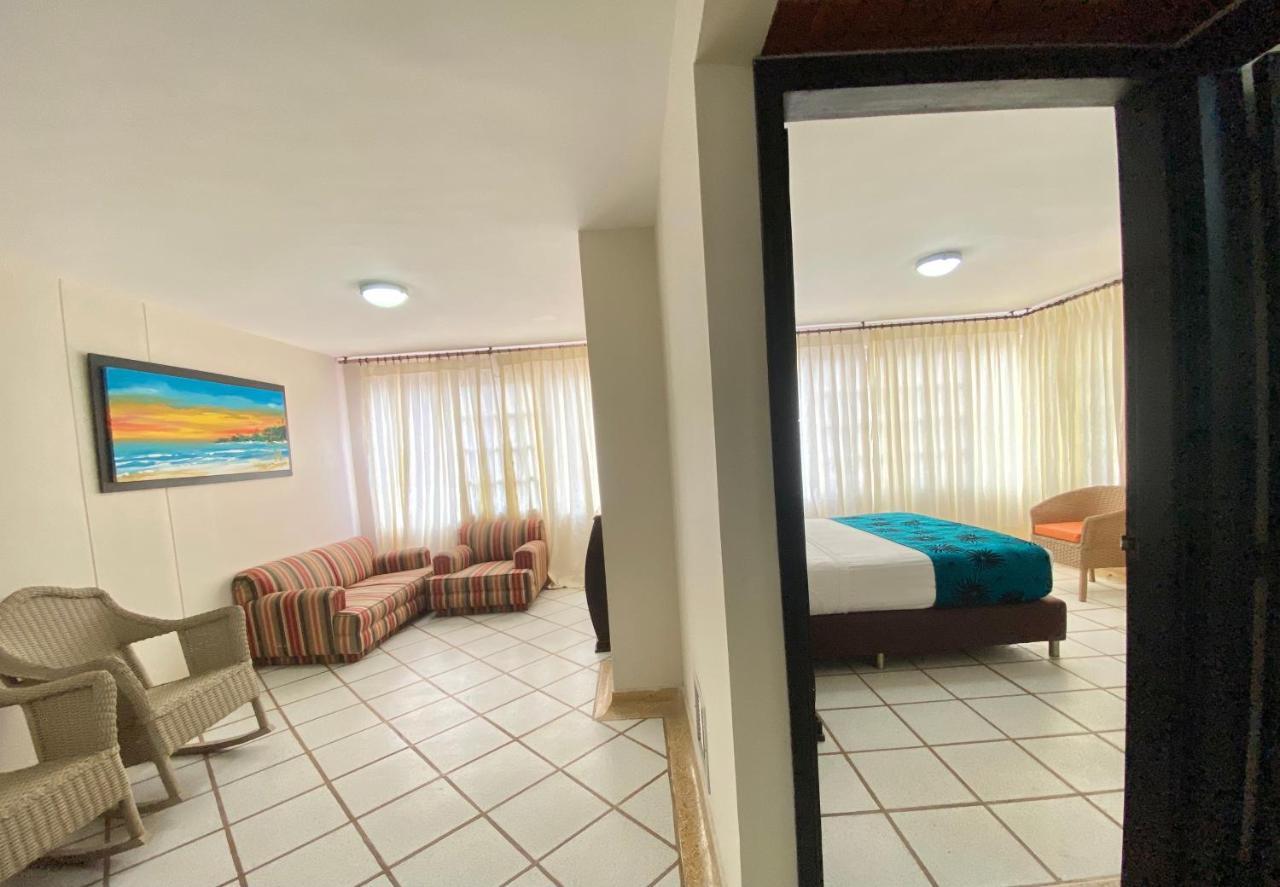 Sorrento Beach Hotel *