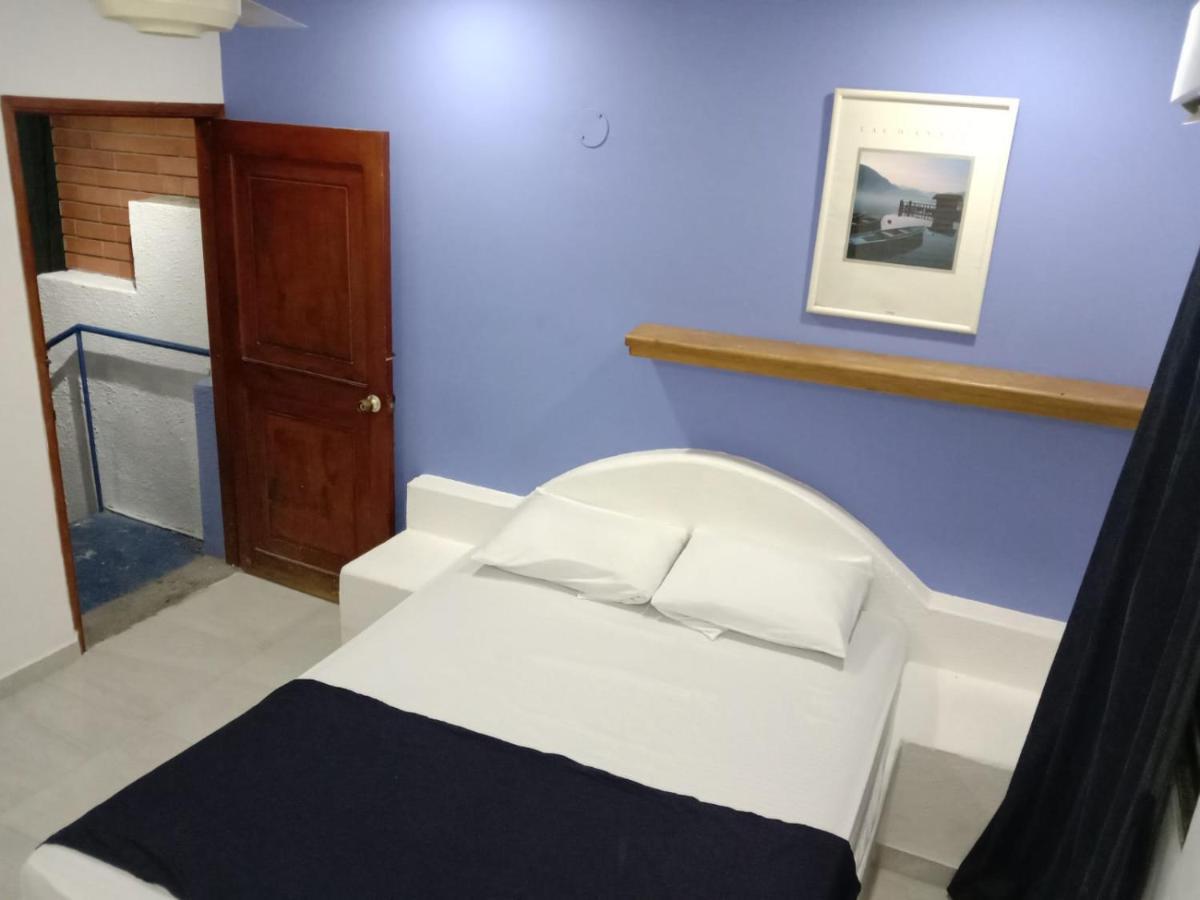 Luna Azul Hostel *