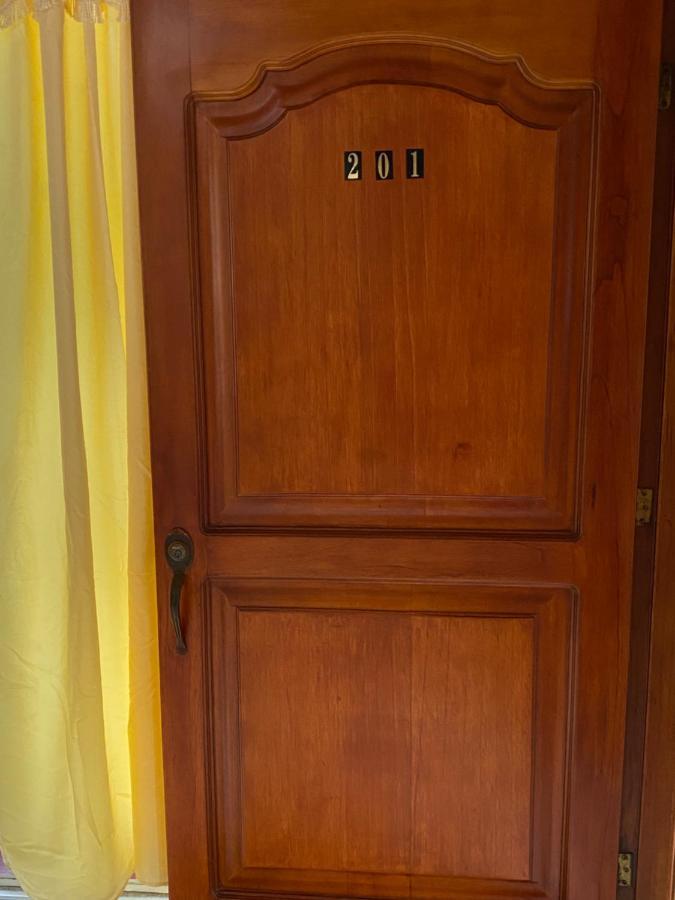 Apartment Central-walking Distance To The Beach/downtown+a/c *