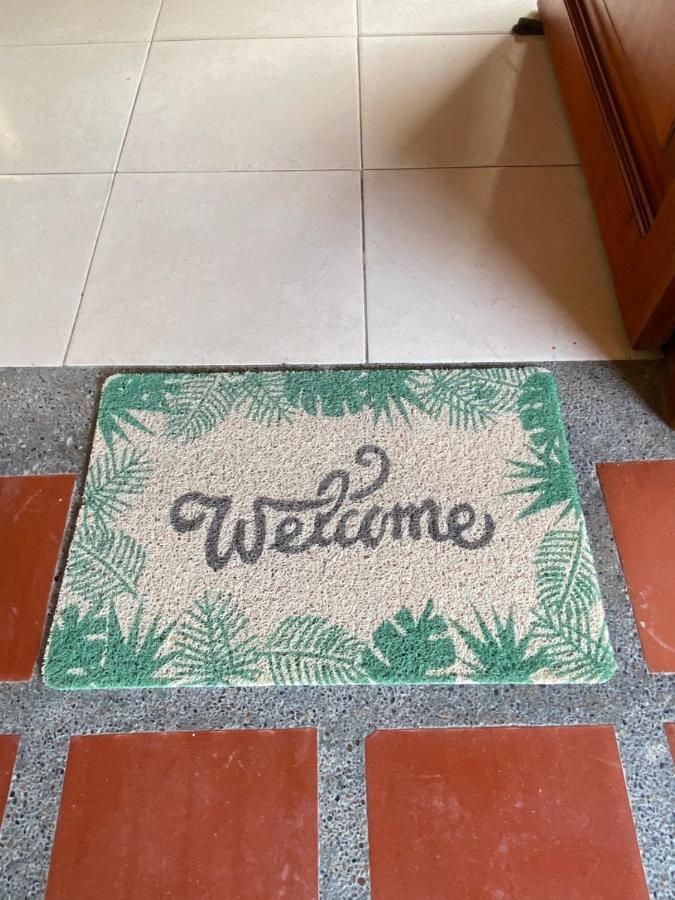 Apartment Central-walking Distance To The Beach/downtown+a/c *