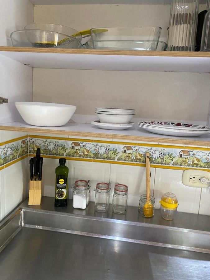 Central-walking Distance To The Beach/downtown+a/c * Santa Marta (Magdalena)